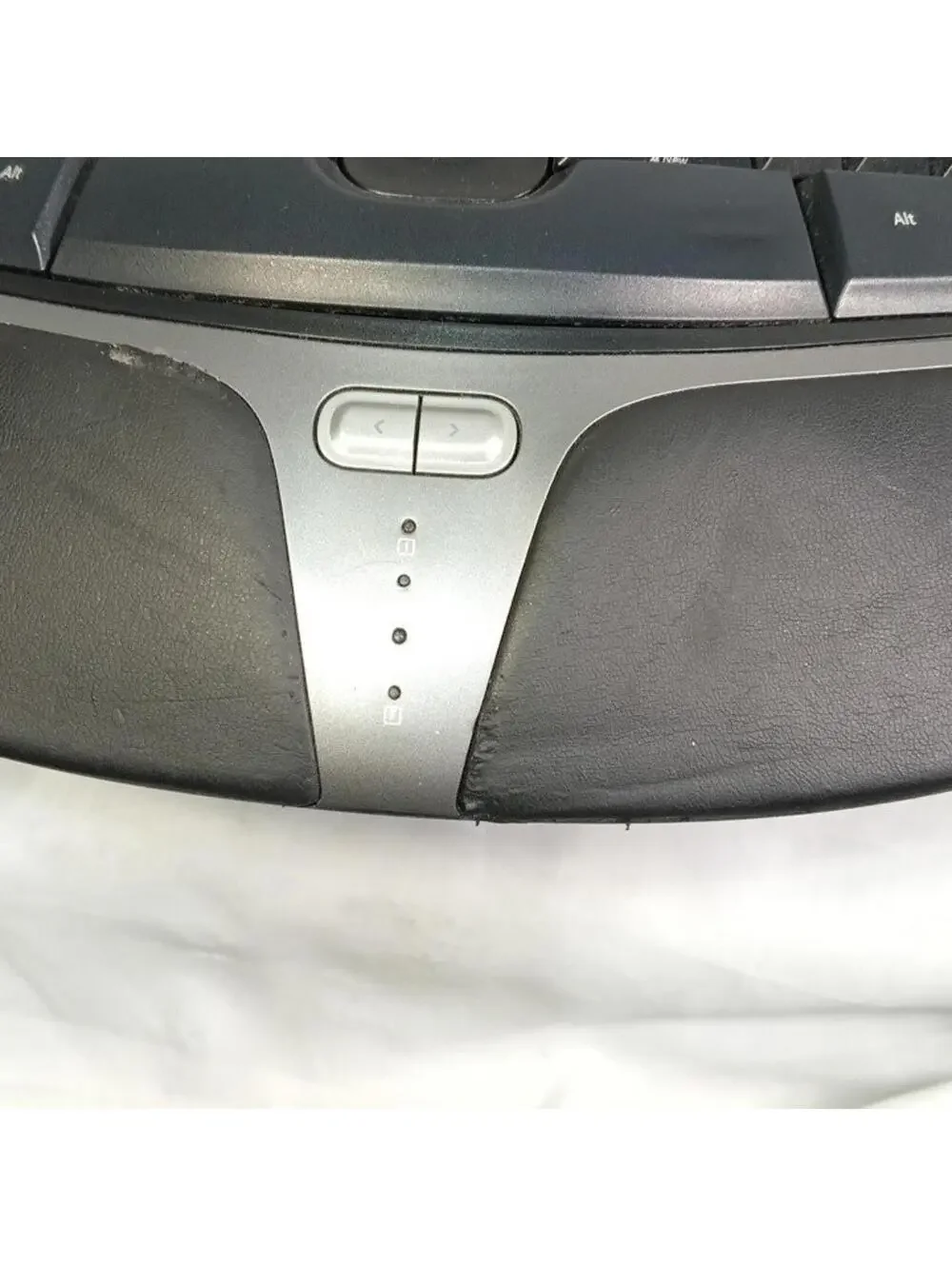 Microsoft Natural Ergonomic Keyboard 4000 v1.0 Wired USB with Wrist Support